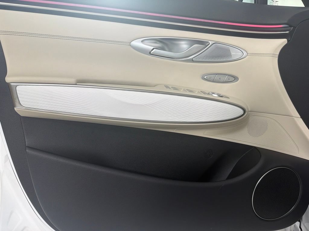 New 2027 Genesis GV70 2.5T Advanced AWD/4WD image 13
