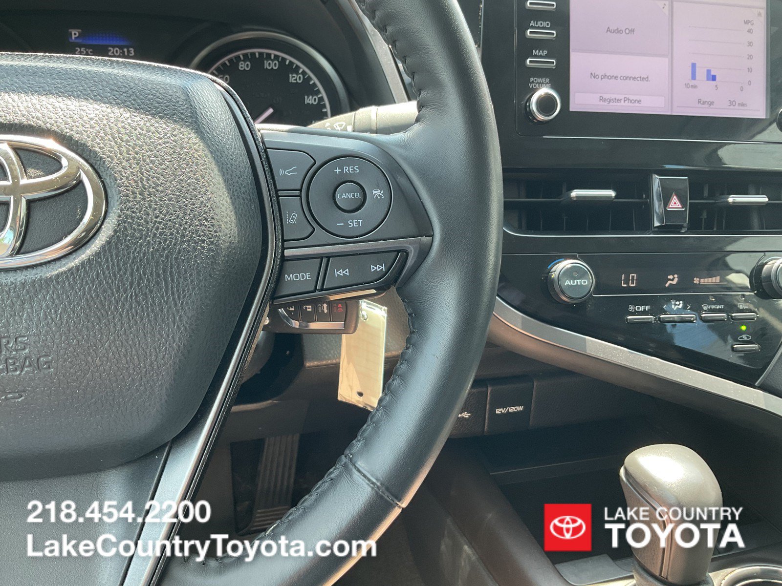 Used 2024 Toyota Camry SE FWD image 23