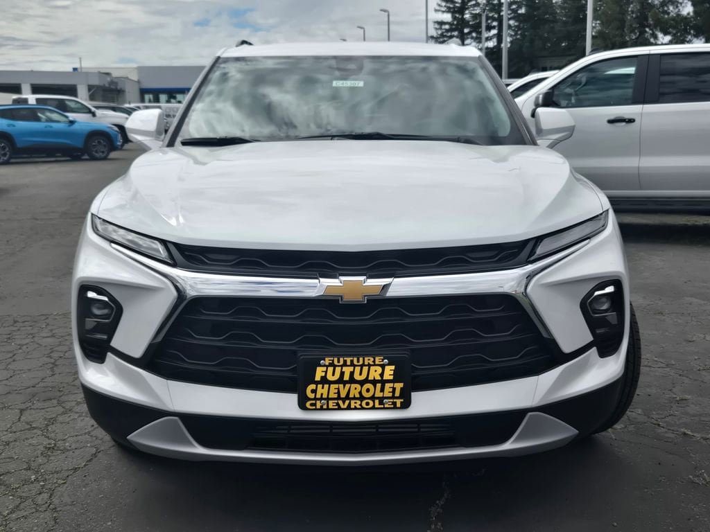 New 2026 Chevrolet Blazer LT w/ Convenience Package AWD/4WD image 2
