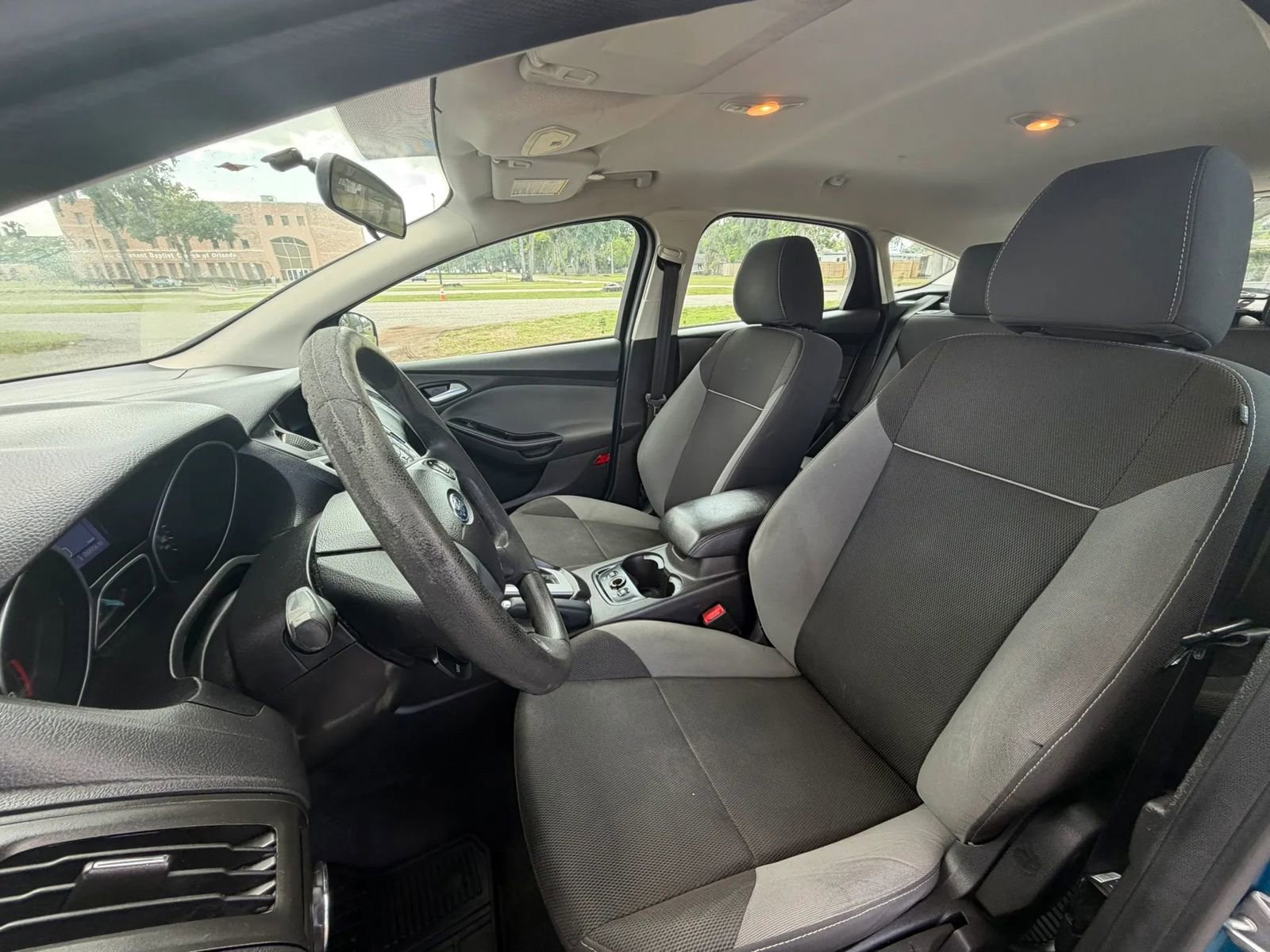 Used 2014 Ford Focus SE w/ SE Winter Package FWD image 13