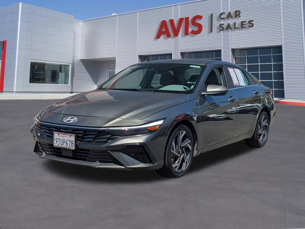 Used 2025 Hyundai Elantra SEL FWD image 1