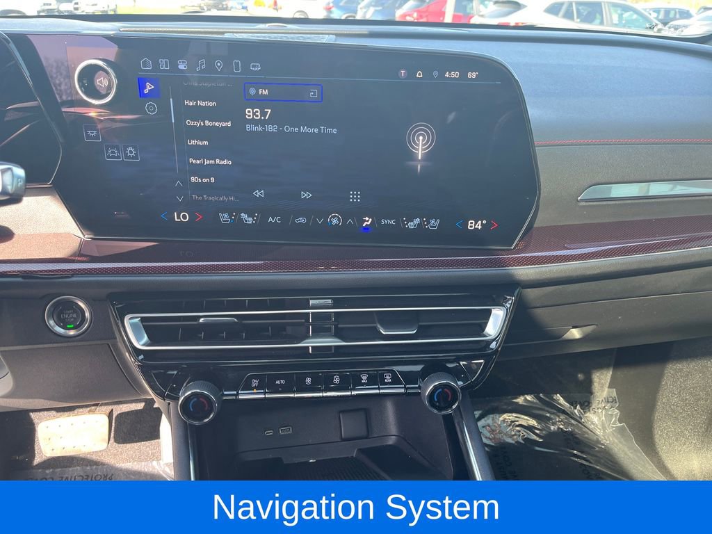 Used 2025 Chevrolet Traverse RS AWD/4WD image 20