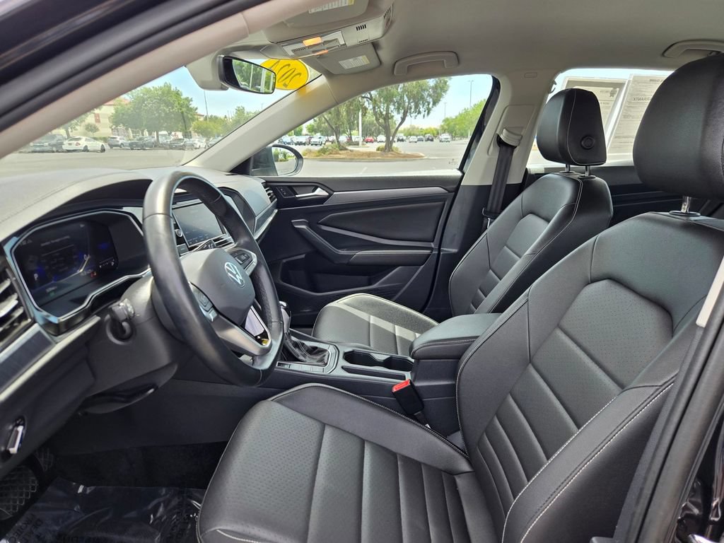 Used 2024 Volkswagen Jetta SE FWD image 26