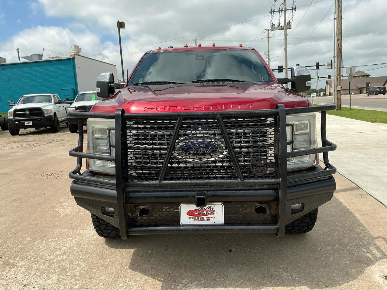Used 2017 Ford F250 Platinum w/ FX4 Off-Road Package AWD/4WD image 3