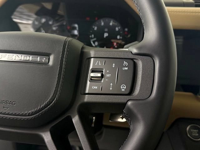 Used 2025 Land Rover Defender 110 V8 AWD/4WD image 36