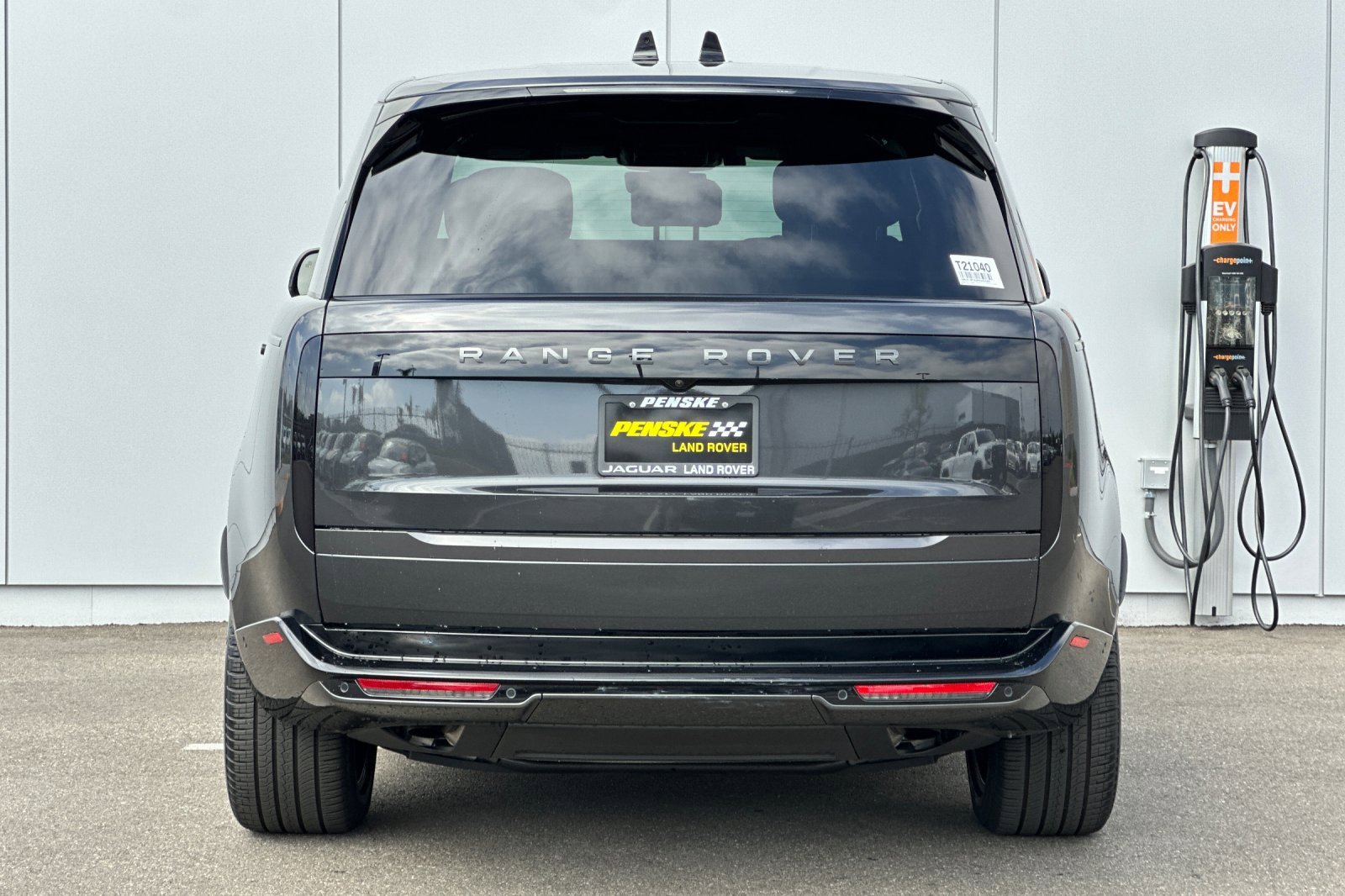 Used 2024 Land Rover Range Rover Autobiography image 4