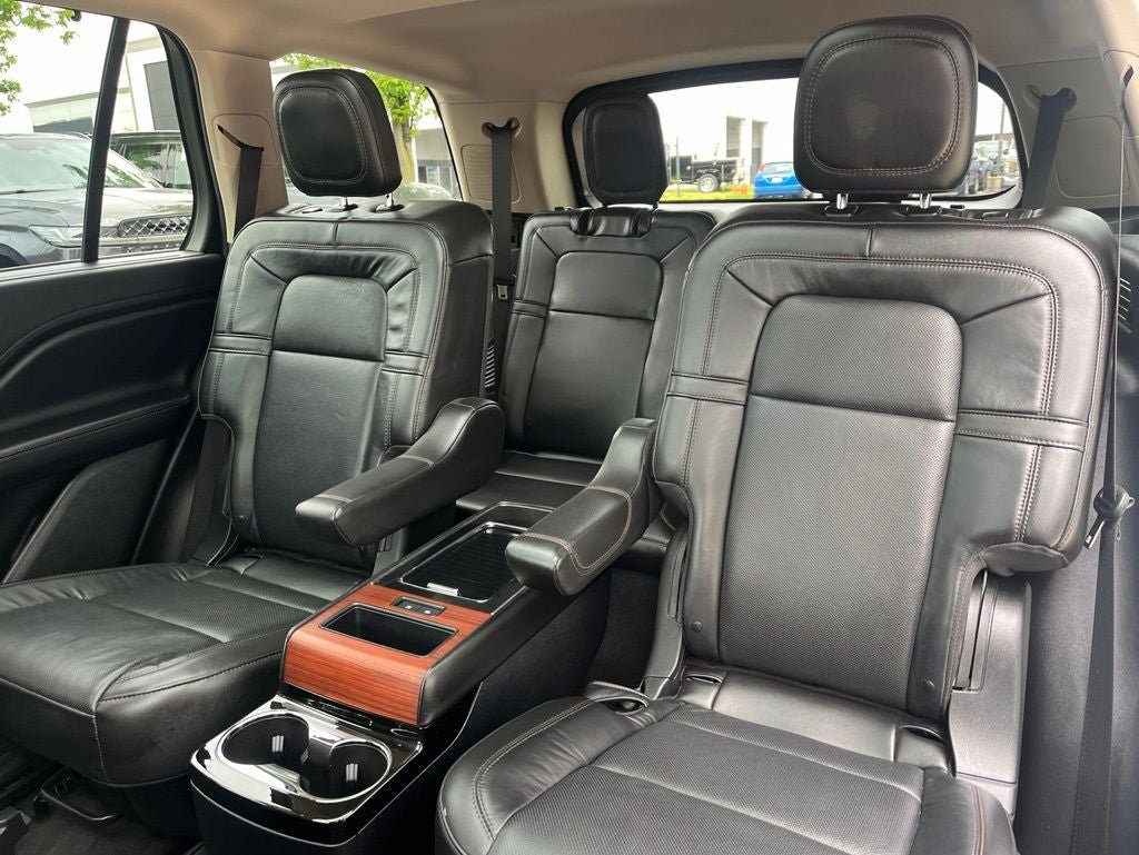 Used 2023 Lincoln Aviator Reserve w/ Equipment Group 201A AWD/4WD image 13