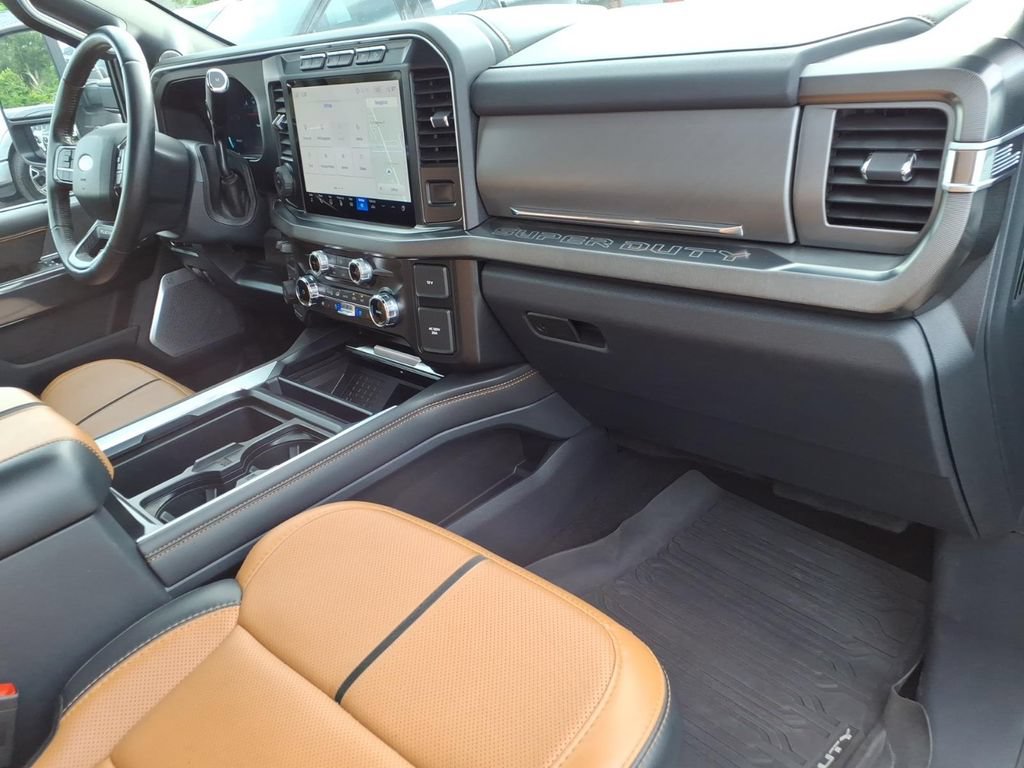 Used 2024 Ford F250 Platinum AWD/4WD image 11