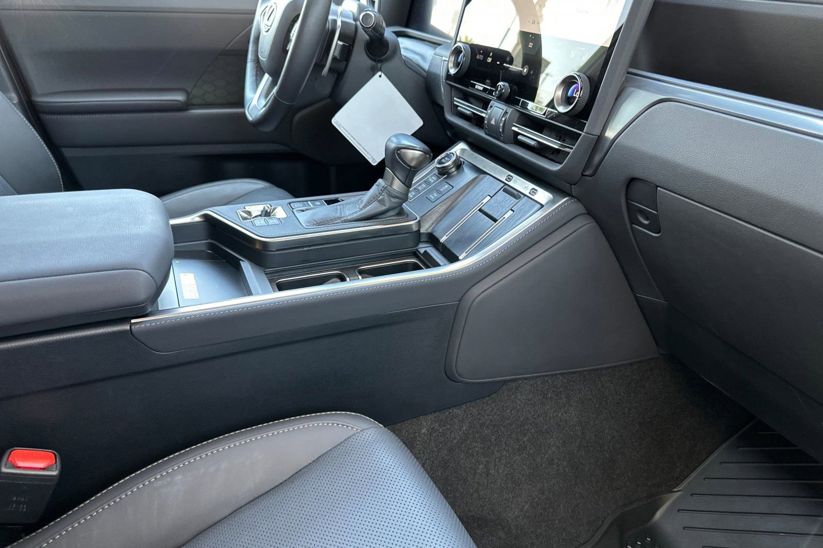 Used 2025 Lexus GX 550 AWD/4WD image 17