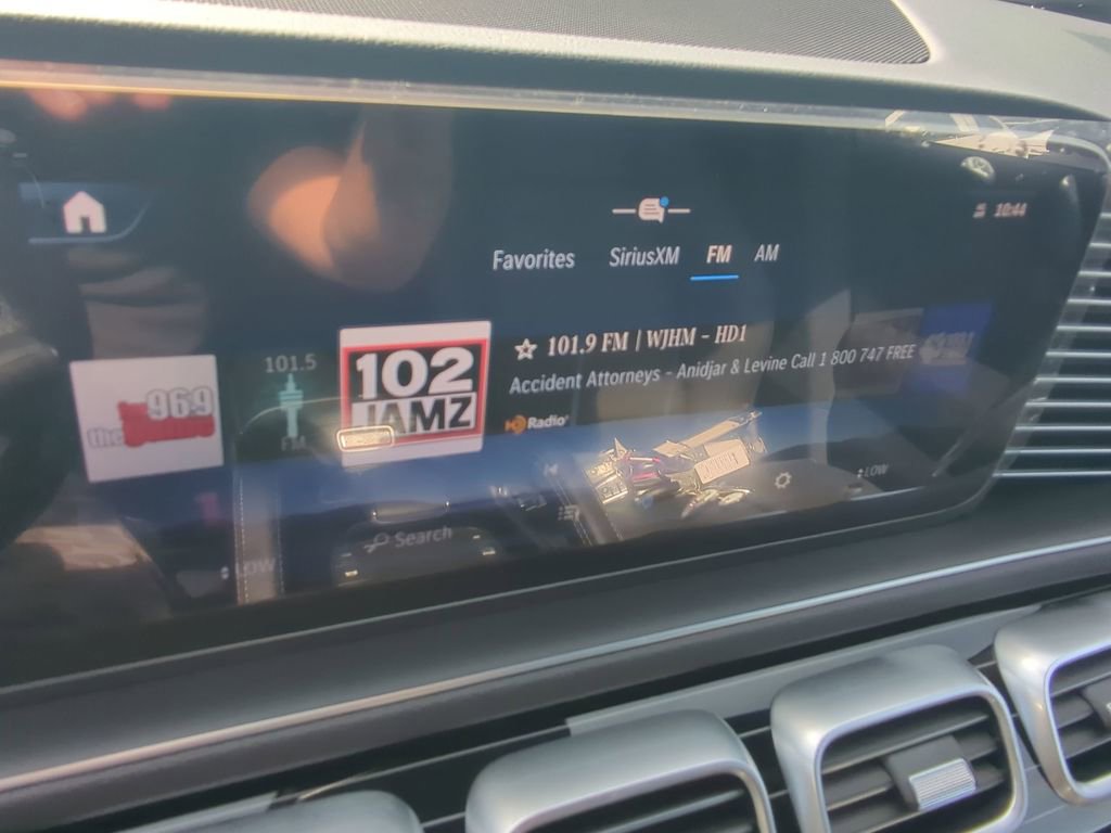 Used 2025 Mercedes-Benz GLE 450e 4MATIC image 6