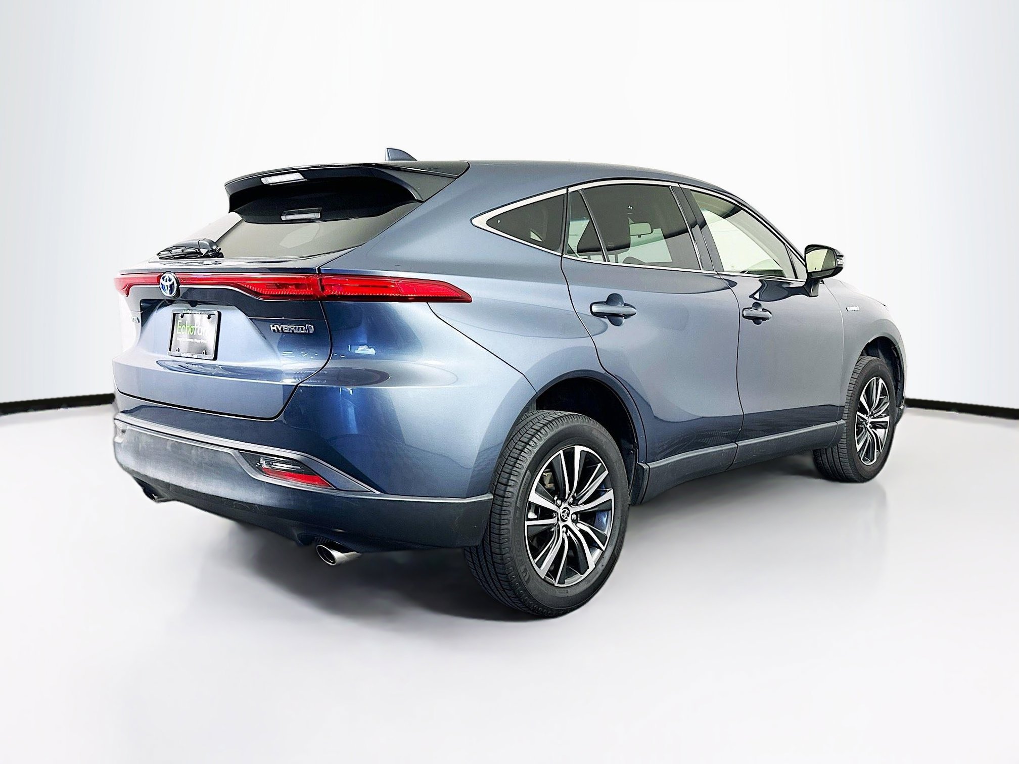 Used 2021 Toyota Venza LE w/ Carpet Mat Package (TMS) AWD/4WD image 9