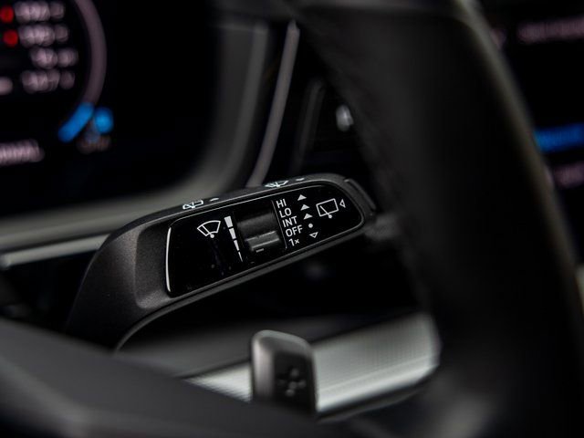Certified 2025 Porsche Cayenne AWD/4WD image 47