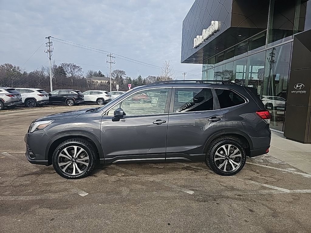 Used 2023 Subaru Forester Limited AWD/4WD image 2