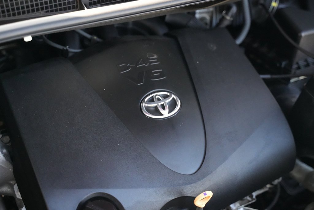 Used 2018 Toyota Sienna LE image 43