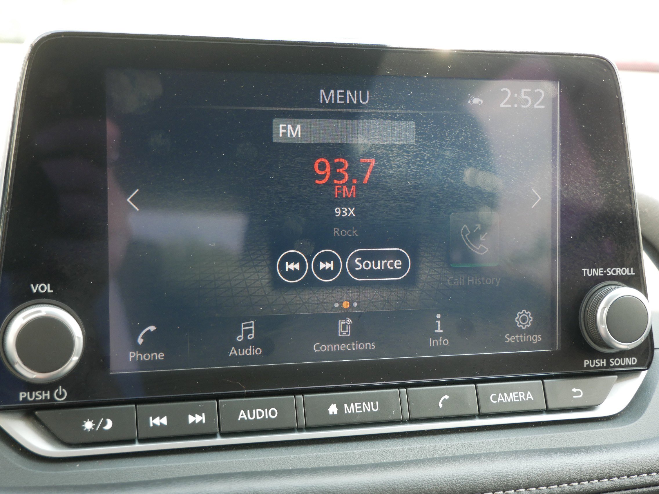 Used 2023 Nissan Rogue SV image 14