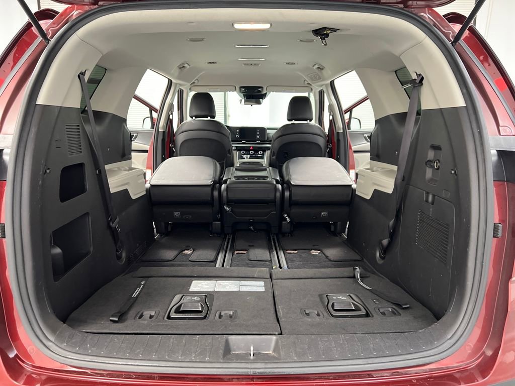 Used 2024 Kia Carnival LX image 43