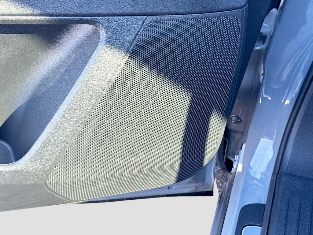 Used 2025 Nissan Pathfinder Platinum image 17