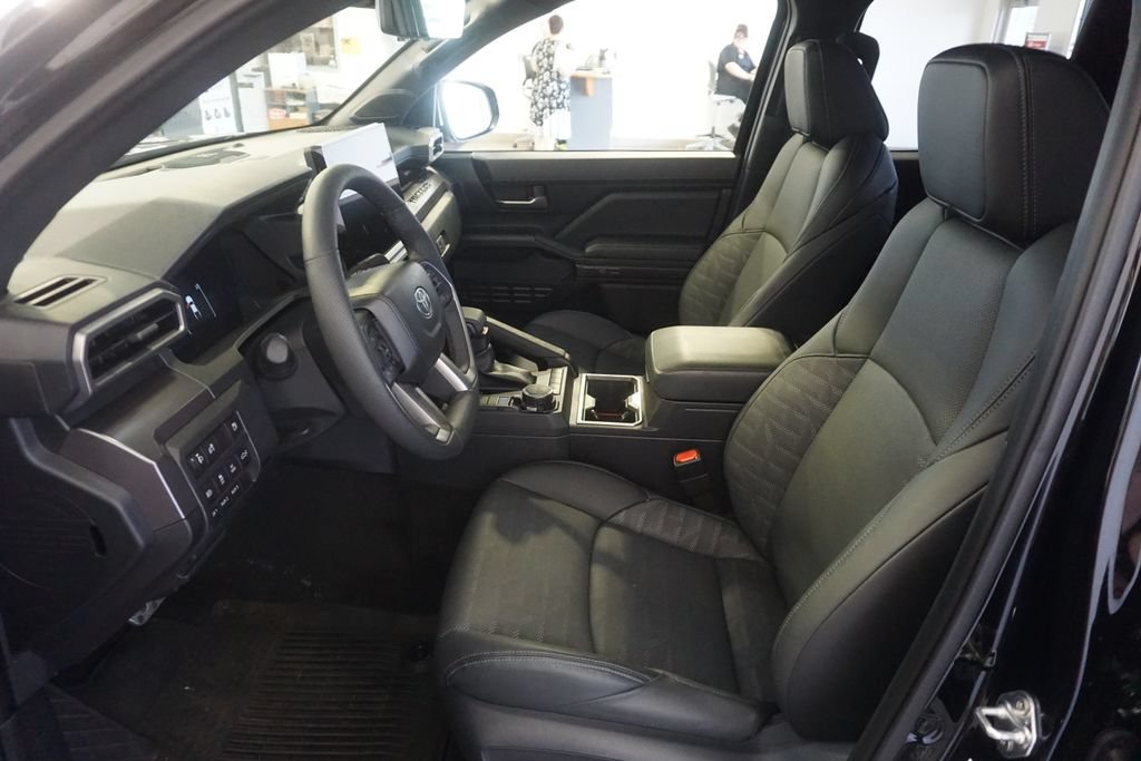 Used 2025 Toyota Tacoma TRD Sport w/ TRD Sport Premium Package AWD/4WD image 21