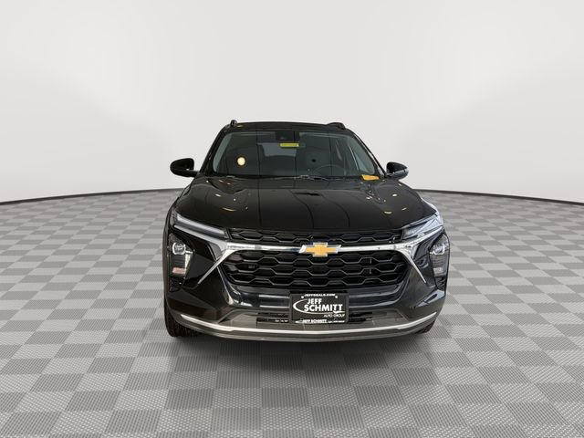 Certified 2025 Chevrolet Trax LT w/ LT Convenience Package image 3