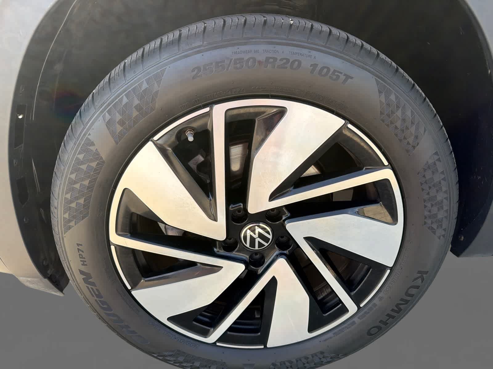 Used 2025 Volkswagen Atlas SEL AWD/4WD image 8