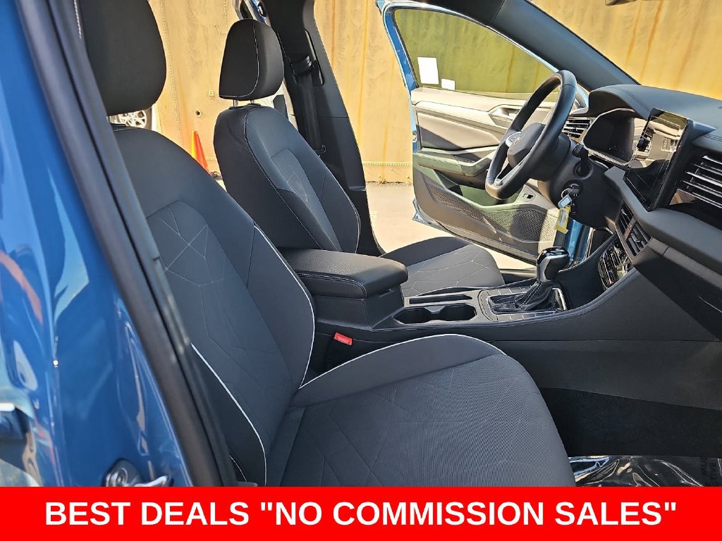 Used 2025 Volkswagen Jetta Sport FWD image 10