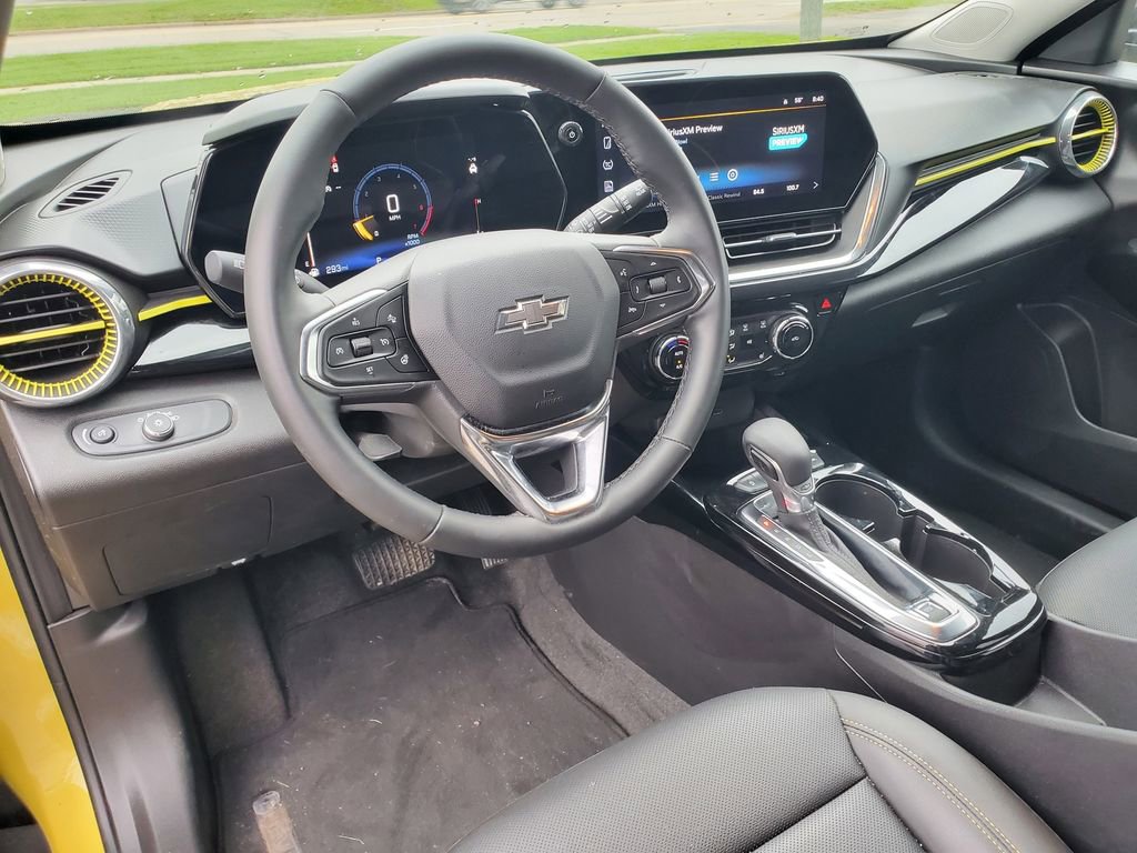 Used 2025 Chevrolet Trax ACTIV FWD image 10