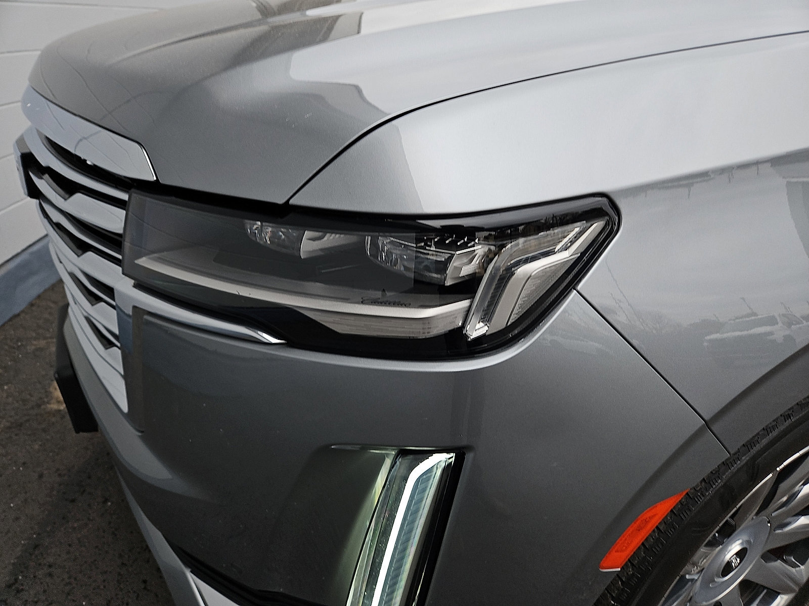 Certified 2024 Cadillac Escalade Premium Luxury Platinum w/ Heavy-Duty Trailer Package image 12