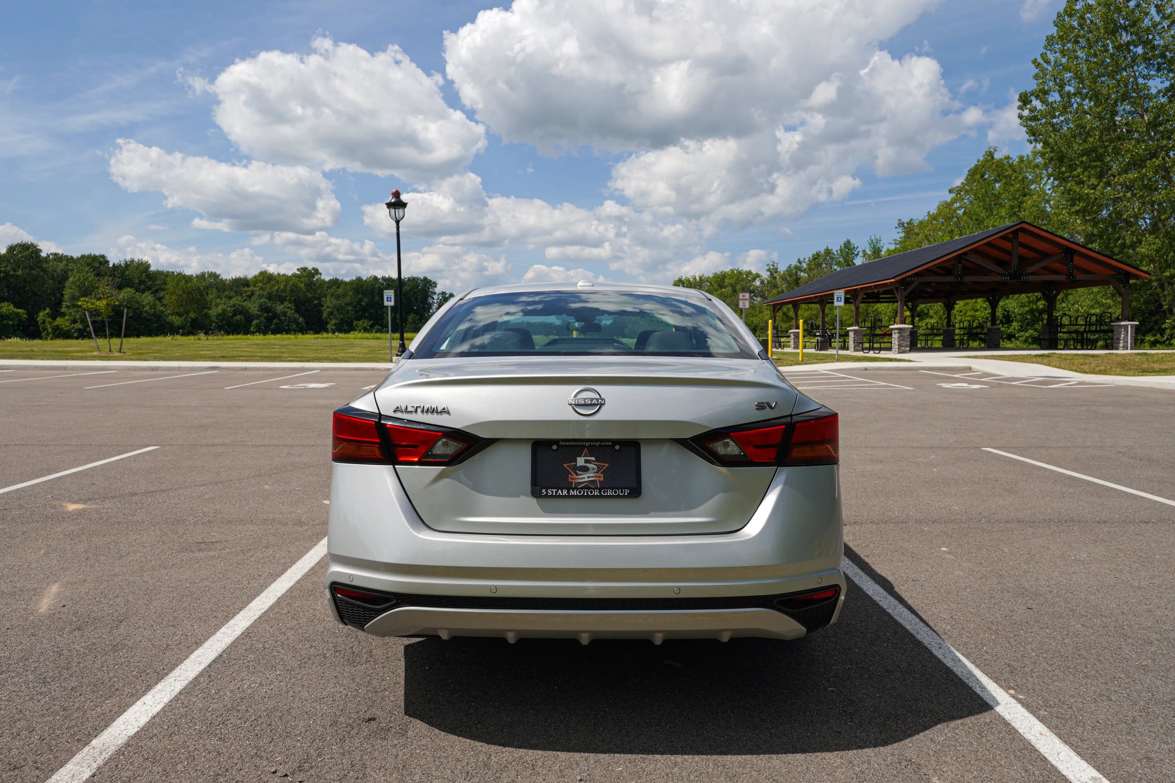Used 2024 Nissan Altima 2.5 SV FWD image 6