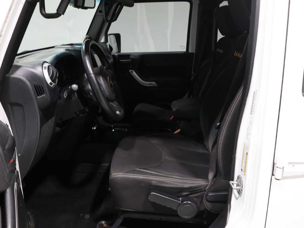 Used 2013 Jeep Wrangler Unlimited Sahara w/ Dual Top Group AWD/4WD image 10