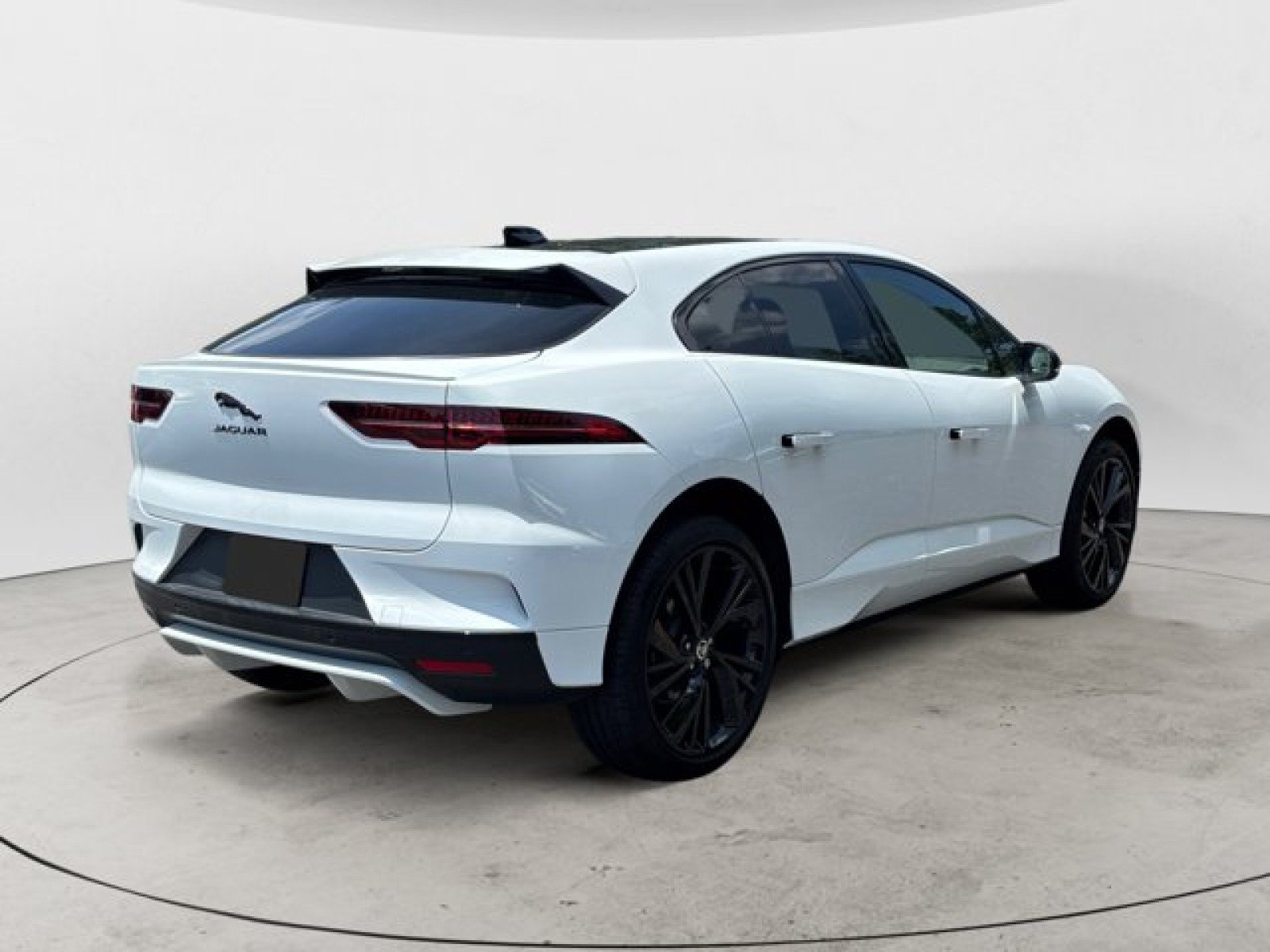 Used 2024 Jaguar I-PACE R-Dynamic HSE AWD/4WD image 4