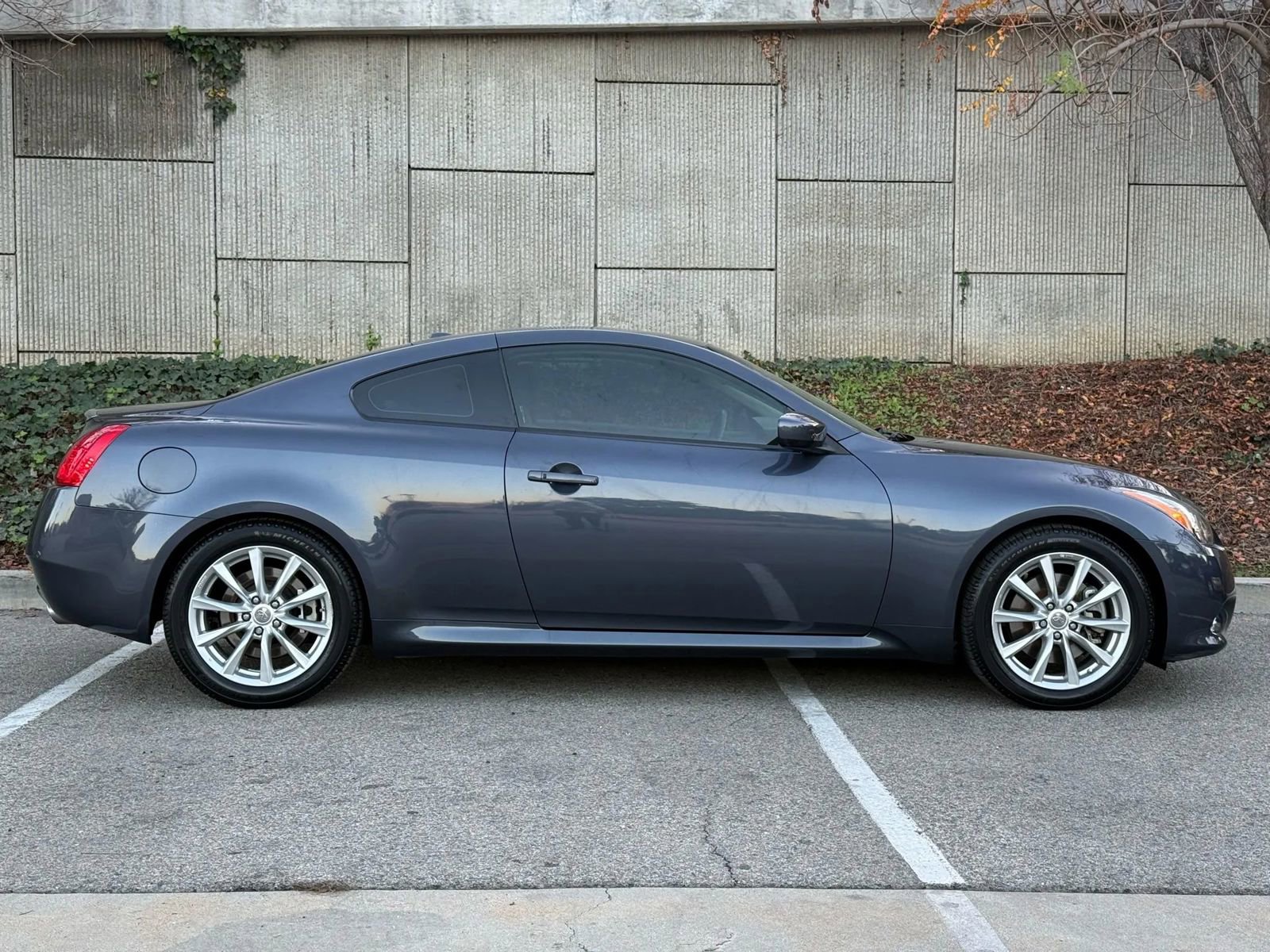 Used 2011 INFINITI G37 Journey w/ Premium Pkg image 11
