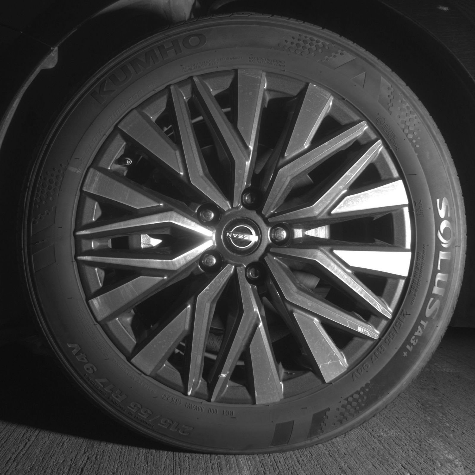 Used 2025 Nissan Altima 2.5 SV FWD image 15
