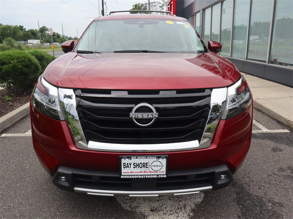 Certified 2022 Nissan Pathfinder Platinum w/ Cargo Package image 5