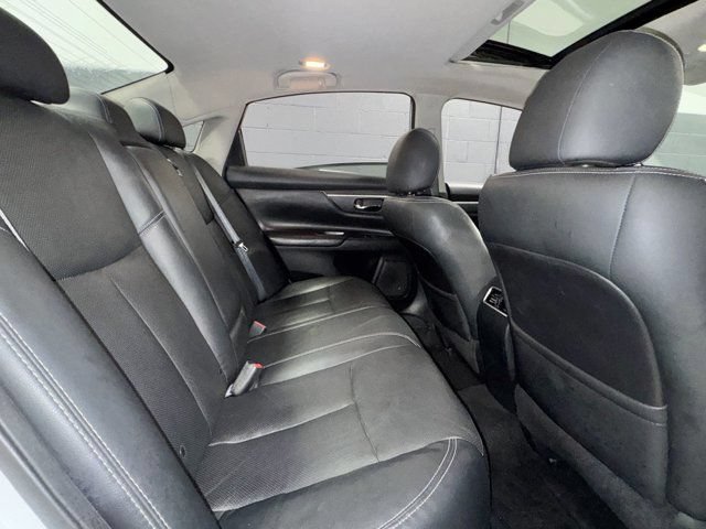 Used 2016 Nissan Altima 2.5 SL w/ 2.5 Technology Package FWD image 13