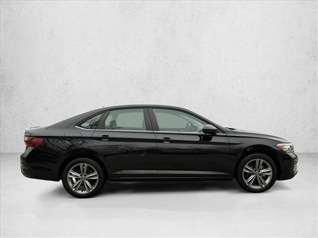 Used 2024 Volkswagen Jetta SE image 4