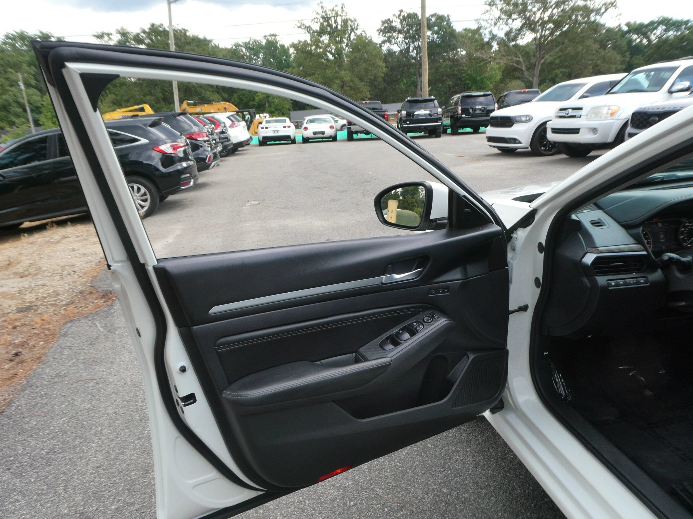 Used 2019 Nissan Altima 2.5 Platinum FWD image 13