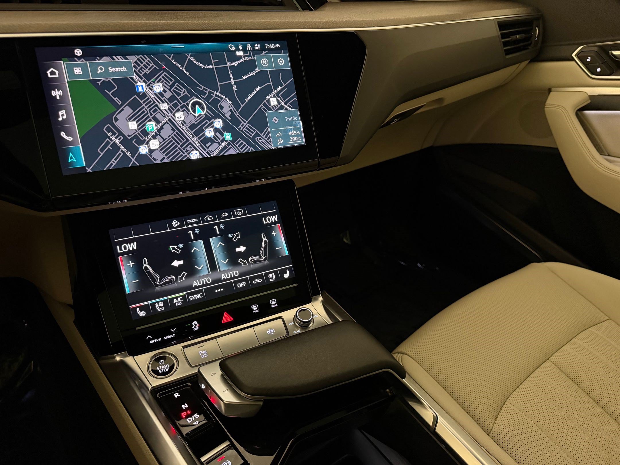 Certified 2024 Audi Q8 e-tron Premium Plus AWD/4WD image 19