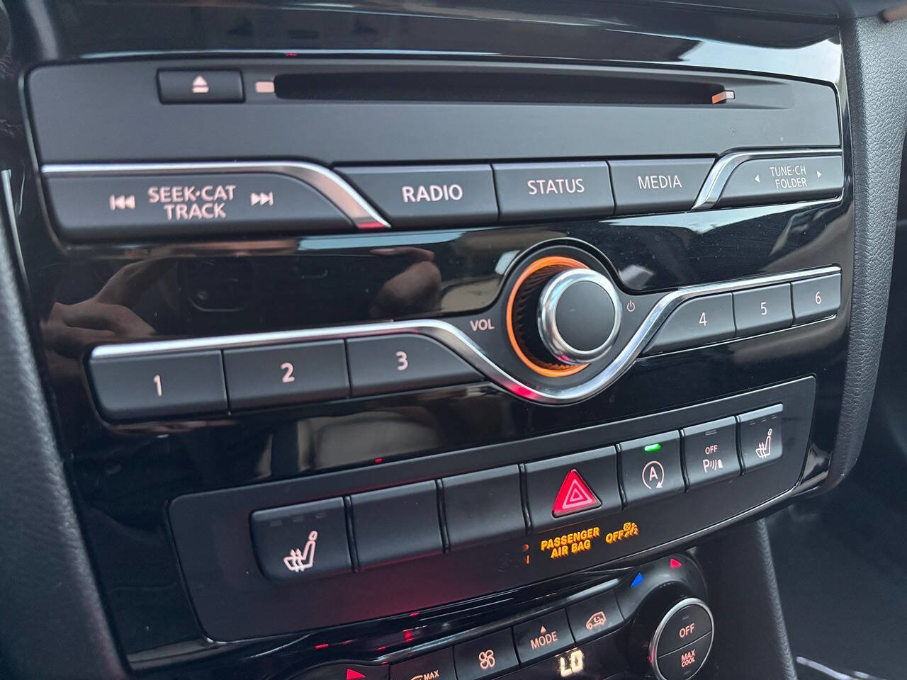 Used 2019 INFINITI QX30 w/ Navigation Package image 43