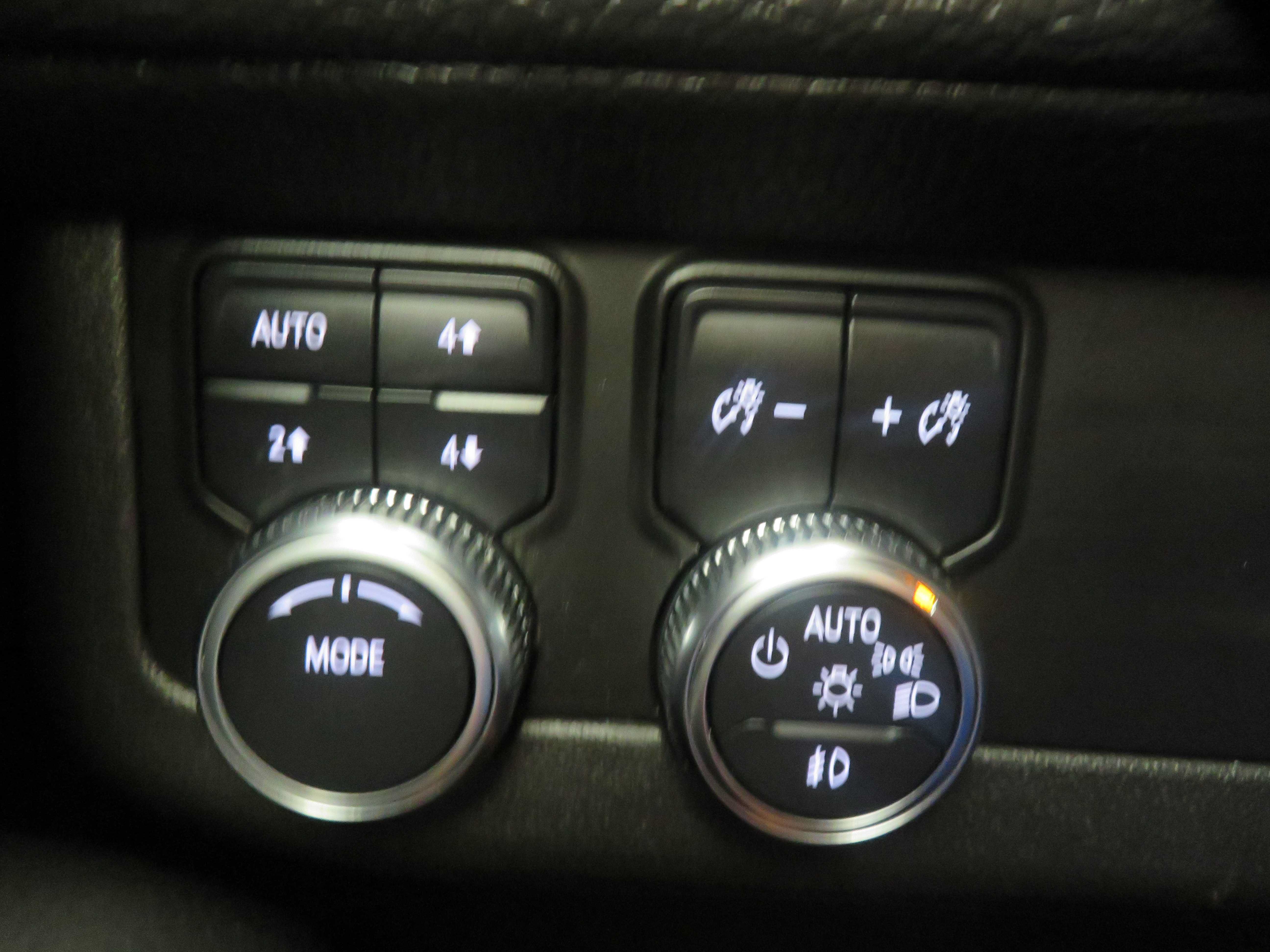 Used 2021 GMC Yukon Denali AWD/4WD image 40