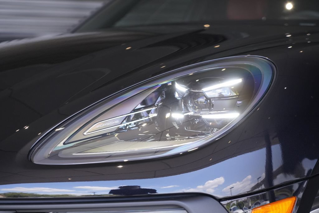 New 2026 Porsche Macan S AWD/4WD image 2