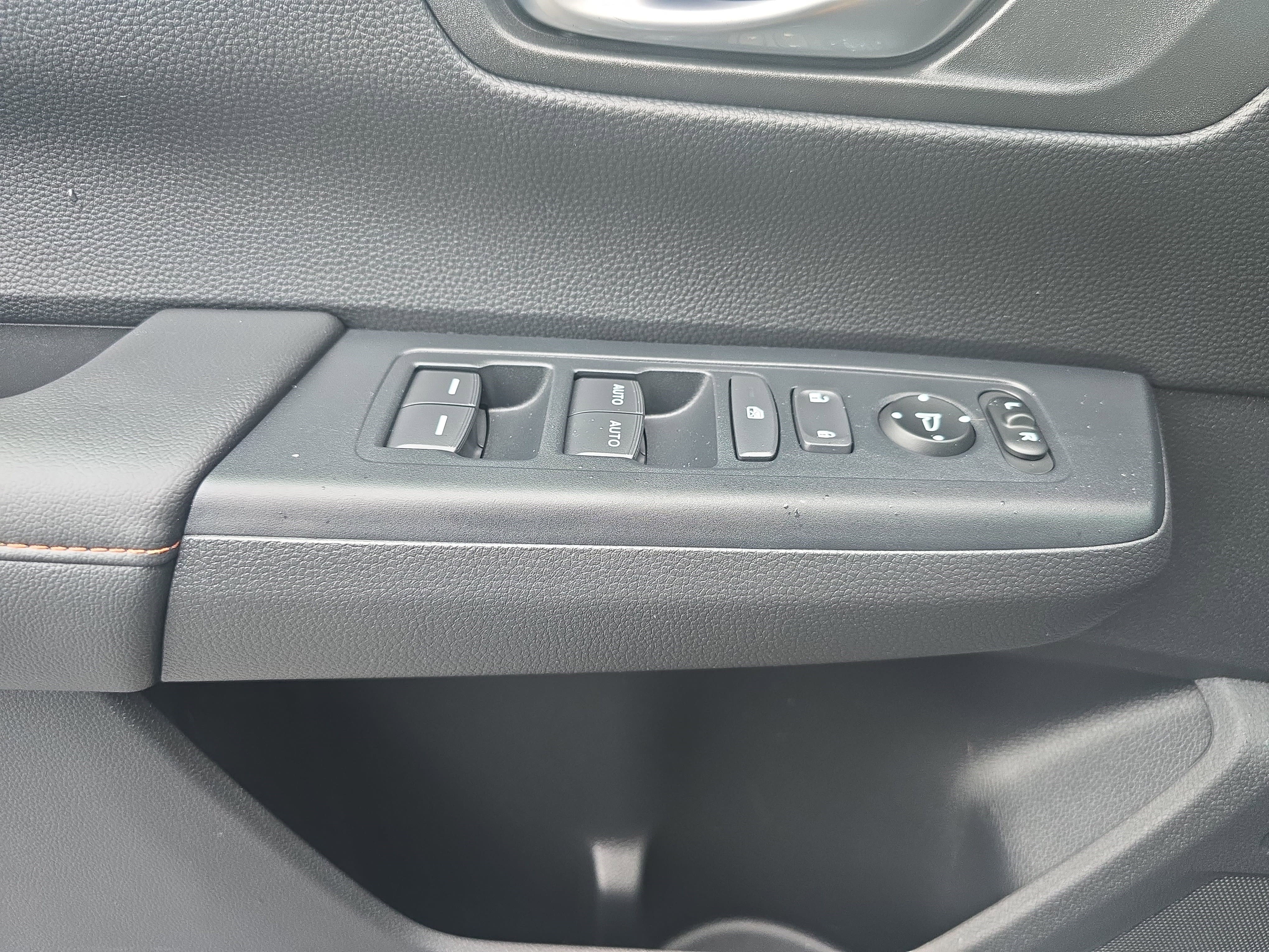 Used 2025 Honda CR-V Sport image 26