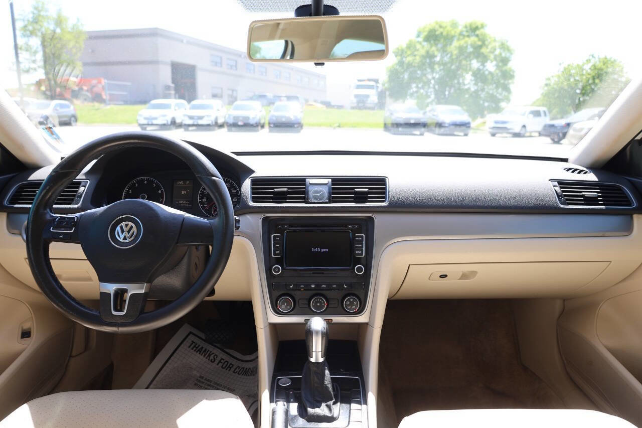 Used 2015 Volkswagen Passat 1.8T Limited Edition FWD image 14
