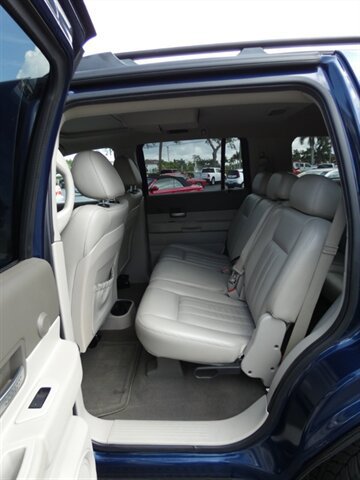 Used 2005 Dodge Durango Limited w/ Trailer Tow Group AWD/4WD image 43