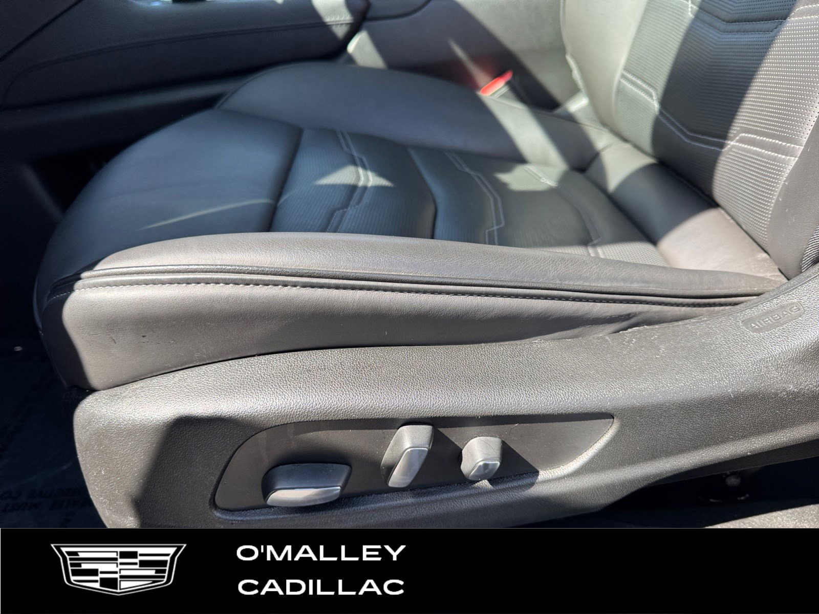 Certified 2025 Cadillac XT6 Sport w/ Platinum Package AWD/4WD image 21