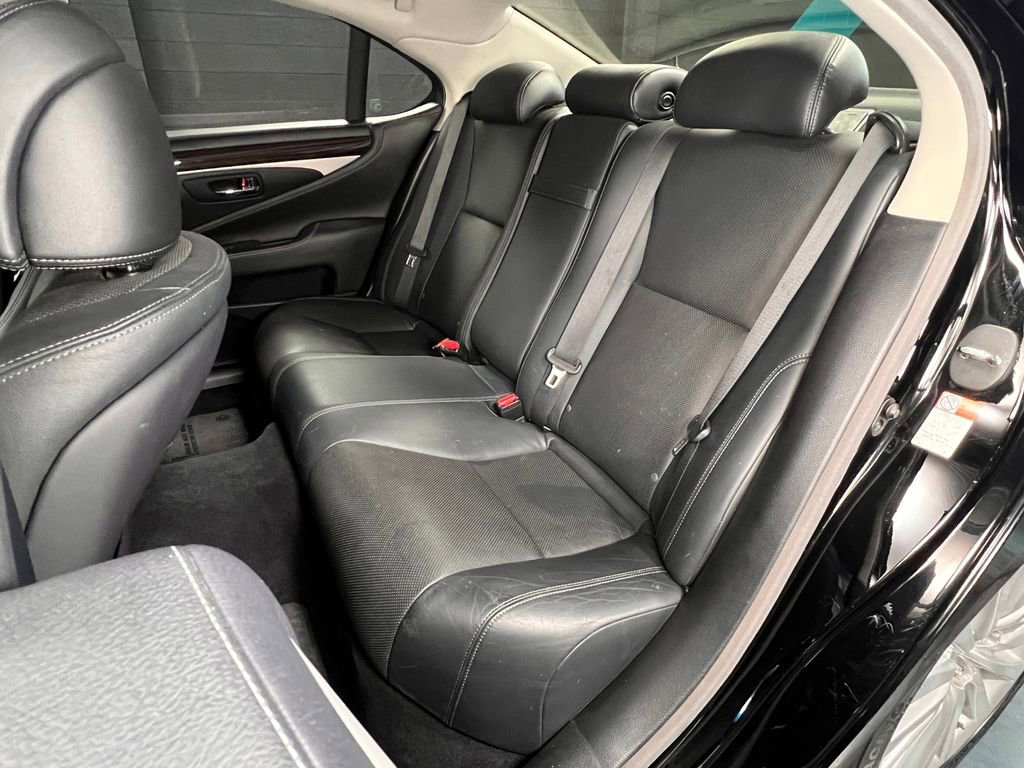 Used 2017 Lexus LS 460 w/ Comfort Package RWD image 24