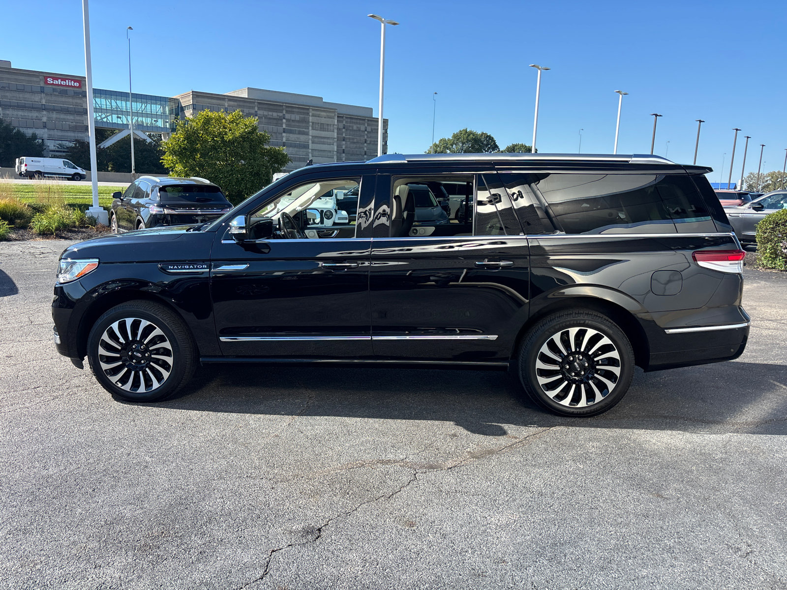 Used 2023 Lincoln Navigator L Black Label AWD/4WD image 4