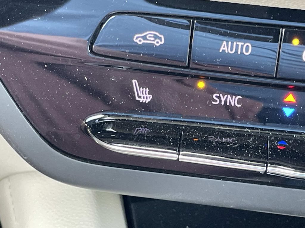 Used 2023 Buick Envision Preferred AWD/4WD image 19