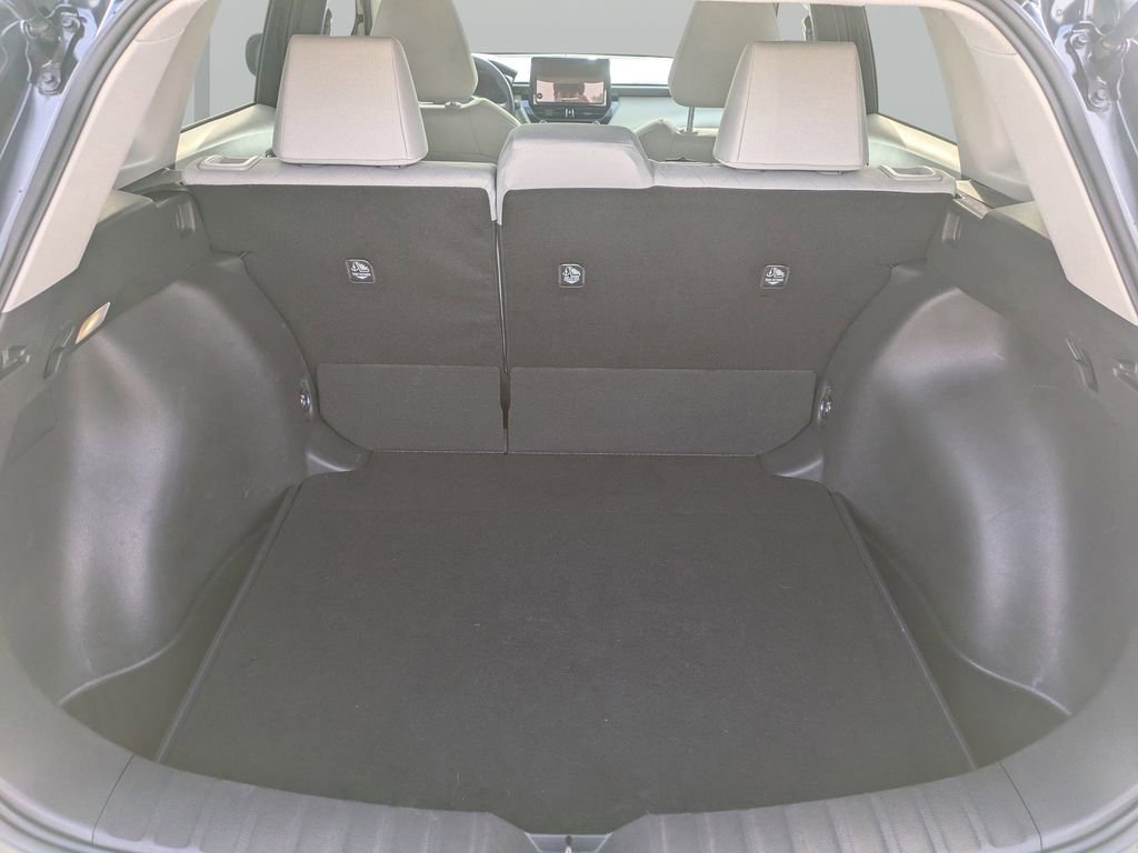 Used 2025 Toyota Corolla Cross L image 12