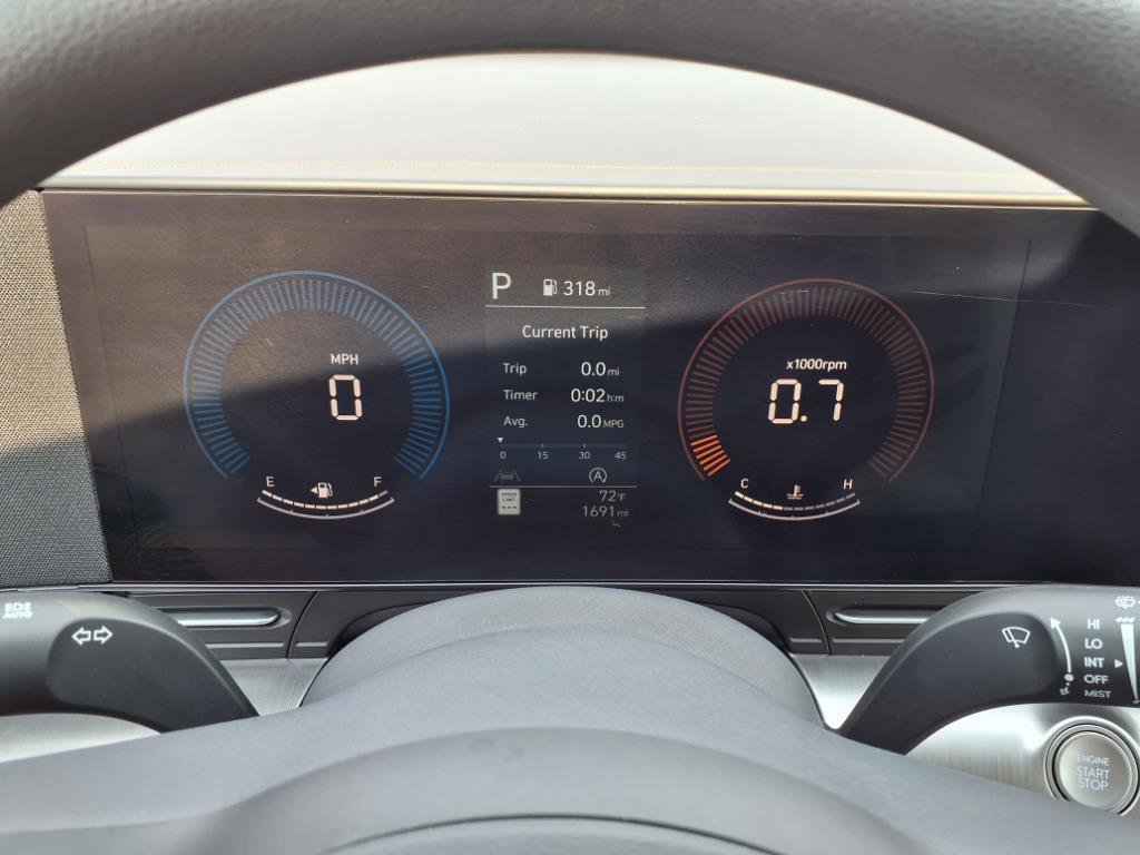 Used 2025 Hyundai Kona SE image 11