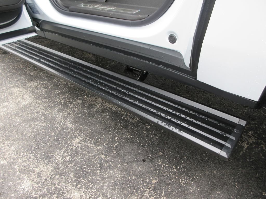 New 2026 Chevrolet Suburban High Country AWD/4WD image 14